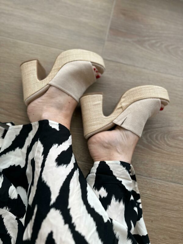 Mules à talon Josie - Beige – Image 3