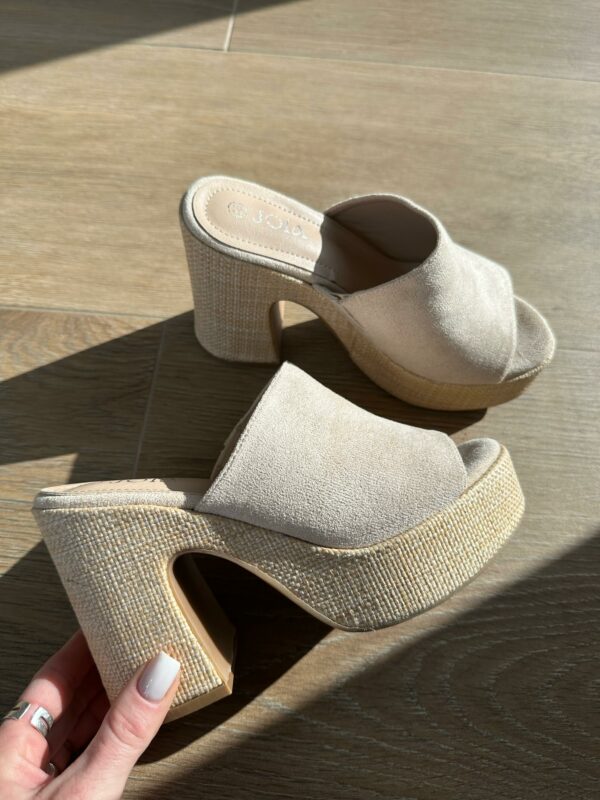 Mules à talon Josie - Beige – Image 5