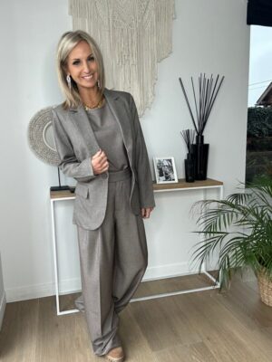 Photo 28-11-25 13 59 37